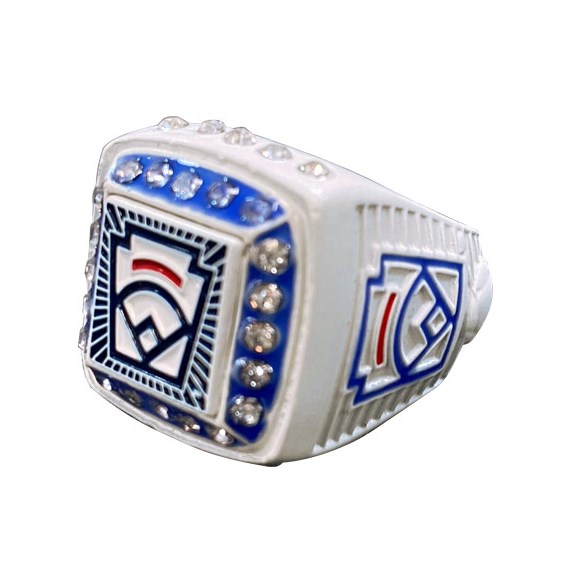 WhiteLL_ring_Square_AllGems
